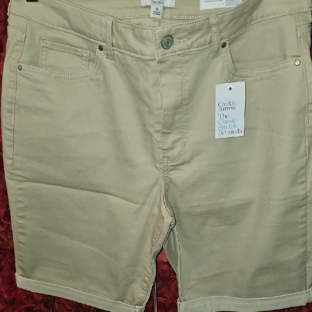 Croft & Barrow NWT Bermuda Midrise Shorts Size 14